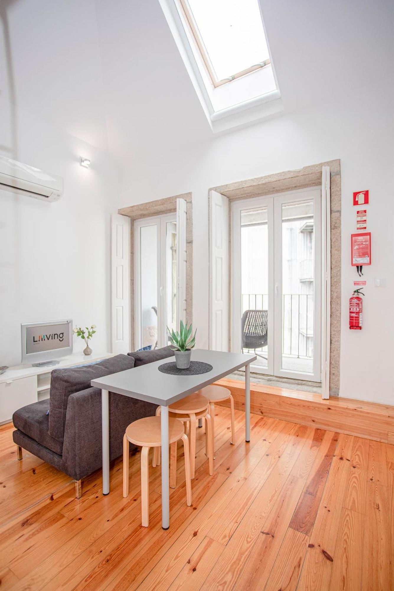 Апартаменты Liiiving In Porto - Heart Of Porto Mezzanine Экстерьер фото